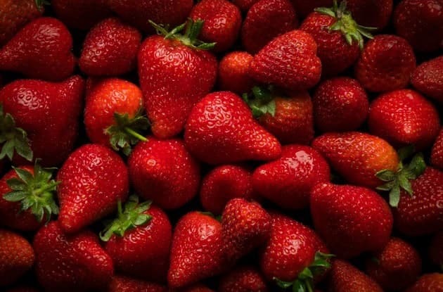 فروش میوه توت فرنگی + قیمت خرید به صرفه